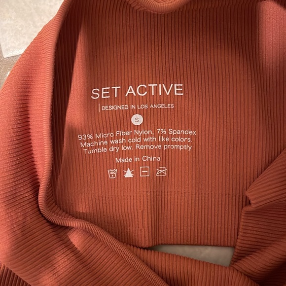 matching set active set - Picture 3 of 7